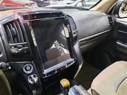 تۆیۆتا لاند کروزەر